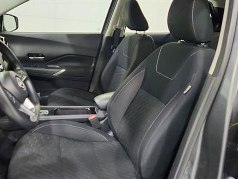 Used 2022 Nissan Kicks SV image 12