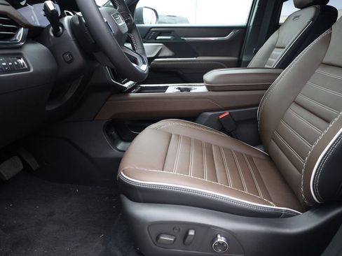New 2026 GMC Acadia Denali Ultimate AWD/4WD image 11