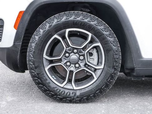 Used 2022 Jeep Grand Cherokee Trailhawk image 16