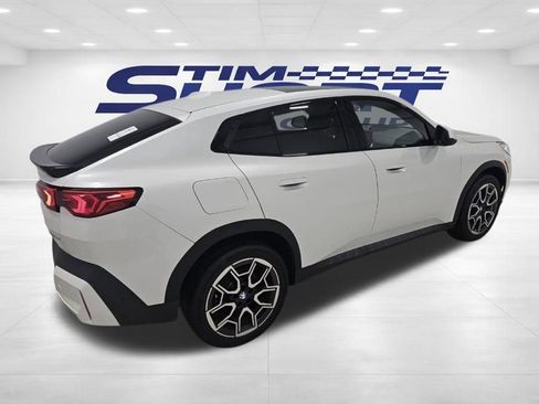 Used 2025 BMW X2 xDrive28i image 4