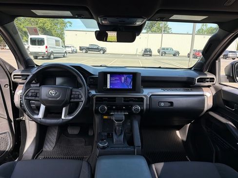 Used 2024 Toyota Tacoma SR5 AWD/4WD image 8