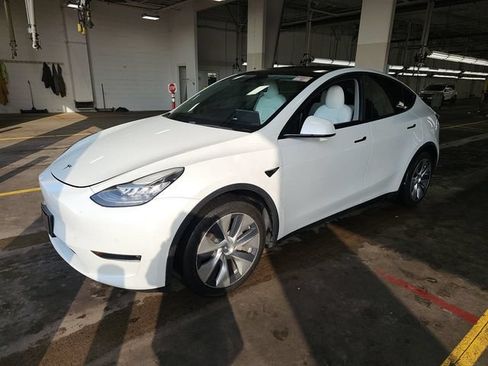 Used 2021 Tesla Model Y Long Range AWD/4WD image 1