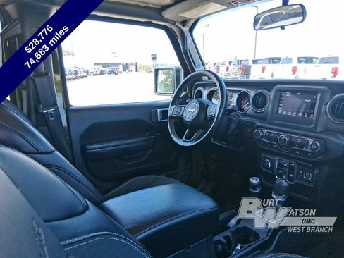 Used 2023 Jeep Gladiator Sport AWD/4WD image 13