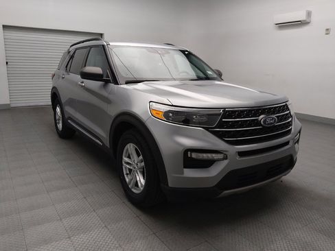 Used 2023 Ford Explorer XLT w/ Equipment Group 202A image 13