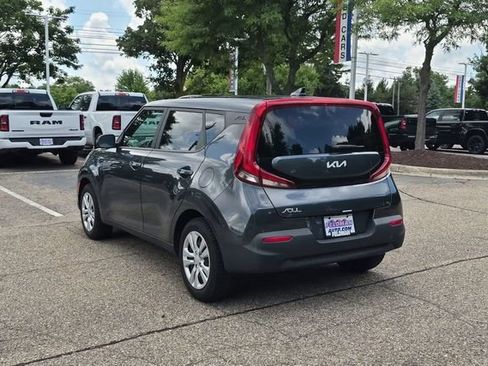 Used 2022 Kia Soul LX FWD image 5