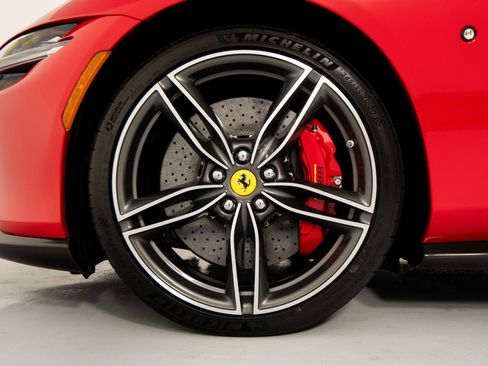Certified 2025 Ferrari Roma Spider RWD image 10