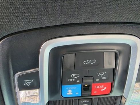Used 2025 RAM 2500 Limited AWD/4WD image 19