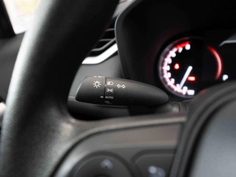 Used 2025 Toyota RAV4 XLE image 13