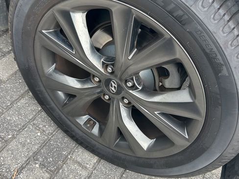 Used 2018 Hyundai Santa Fe Sport w/ Cargo Package FWD image 14