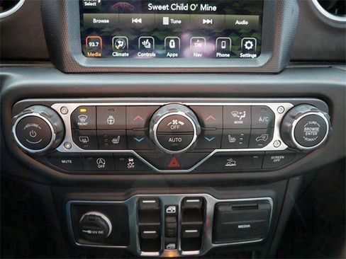 Used 2020 Jeep Gladiator Overland w/ Popular Equipment Package image 21