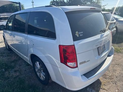 Used 2019 Dodge Grand Caravan SXT FWD image 6