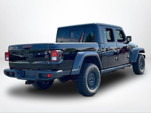 Used 2022 Jeep Gladiator Sport AWD/4WD image 3