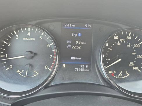 Used 2018 Nissan Rogue SV AWD/4WD image 11