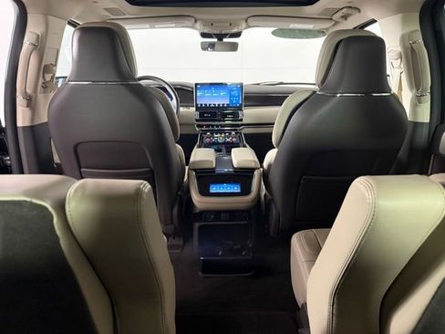 Used 2023 Lincoln Navigator L Reserve w/ Equipment Group 201A AWD/4WD image 28