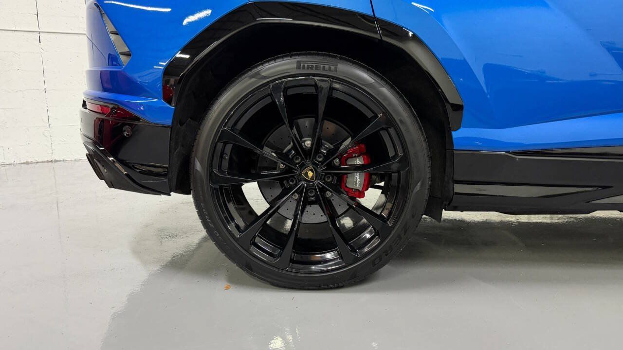 Used 2021 Lamborghini Urus AWD/4WD image 36