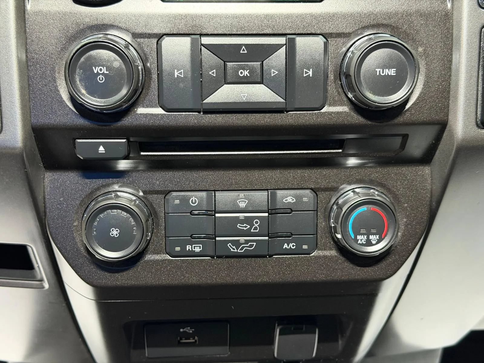 Used 2018 Ford F150 XLT w/ Equipment Group 301A Mid RWD image 31
