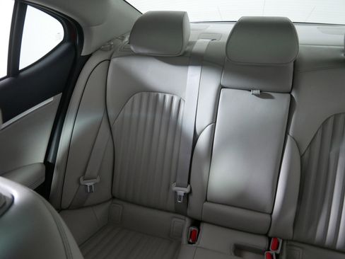 Used 2021 Genesis G70 3.3T image 12