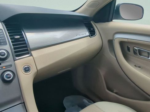 Used 2017 Ford Taurus SEL FWD image 13