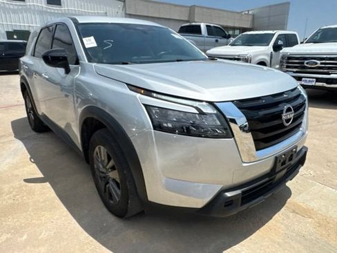 Used 2024 Nissan Pathfinder S AWD/4WD image 6