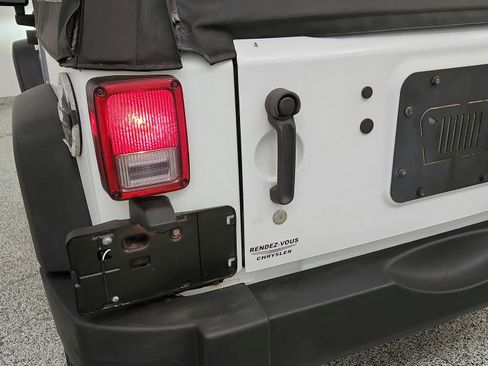 Used 2014 Jeep Wrangler Sport AWD/4WD image 21