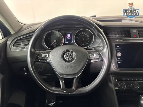 Used 2019 Volkswagen Tiguan SE AWD/4WD image 16