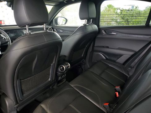 Used 2023 Alfa Romeo Stelvio Sprint RWD image 10