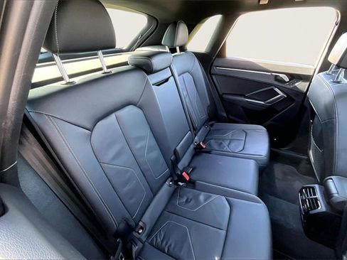 Used 2024 Audi Q3 2.0T Premium Plus w/ Premium Plus Package image 29