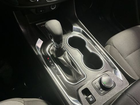 Used 2023 Chevrolet Traverse LT image 23