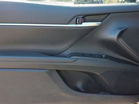 Used 2023 Toyota Camry SE image 10
