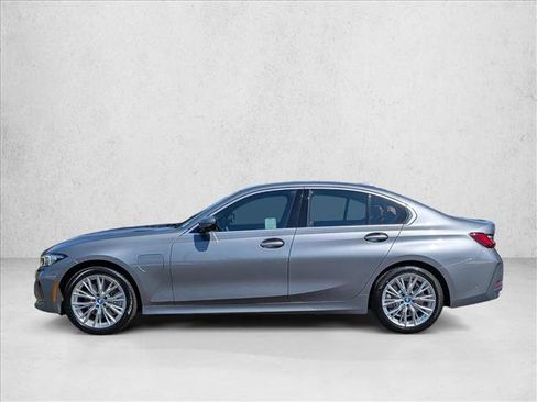 Used 2024 BMW 330e w/ Premium Package RWD image 8