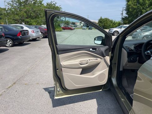 Used 2013 Ford Escape SE w/ Class II Trailer Tow Pkg AWD/4WD image 10