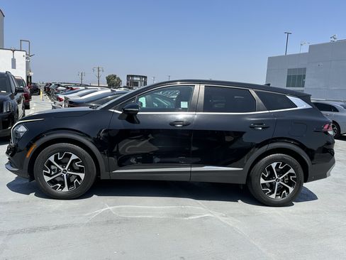 Certified 2023 Kia Sportage EX FWD image 3