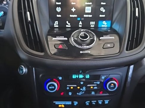 Used 2019 Ford Escape Titanium FWD image 6