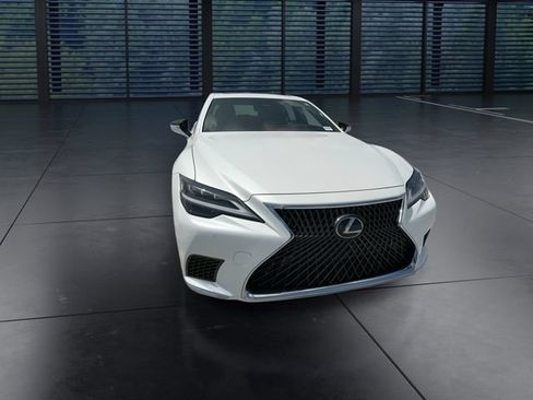 Certified 2024 Lexus LS 500 RWD image 3