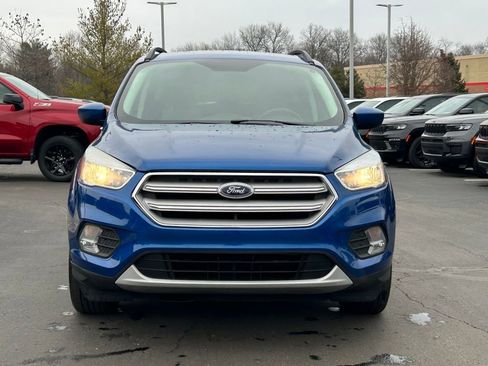 Used 2018 Ford Escape SE image 2