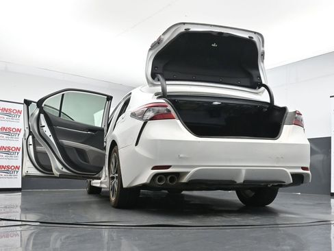 Used 2022 Toyota Camry SE image 30