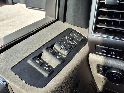 Used 2022 Ford F250 XLT w/ XLT Premium Package AWD/4WD image 36