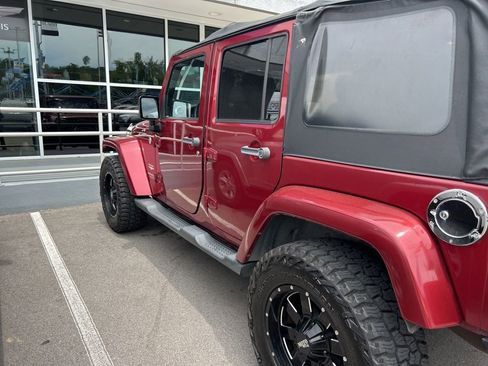 Used 2012 Jeep Wrangler Unlimited Sahara w/ Connectivity Group AWD/4WD image 3