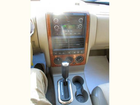 Used 2007 Ford Explorer Eddie Bauer image 16