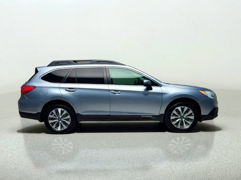 Used 2017 Subaru Outback 2.5i Limited AWD/4WD image 2