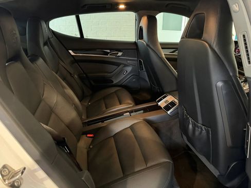 Used 2013 Porsche Panamera 4 Platinum Edition image 25