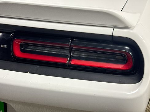 Used 2016 Dodge Challenger SXT image 32