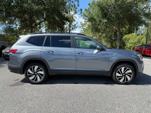 Used 2024 Volkswagen Atlas SE AWD/4WD image 8
