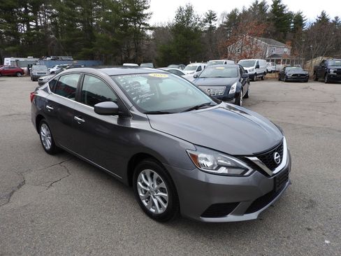 Used 2019 Nissan Sentra SV image 2