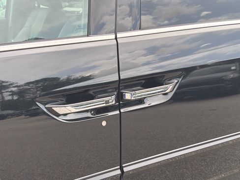 Used 2014 Honda Odyssey Touring Elite image 31