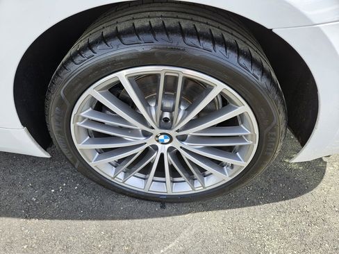 Used 2017 BMW 530i w/ Premium Package image 9