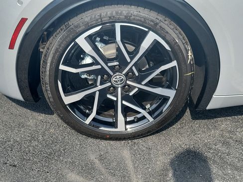 New 2026 Toyota Prius Plug-In Hybrid FWD image 6