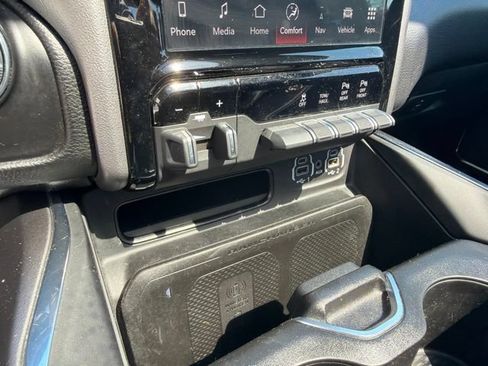 Used 2024 RAM 1500 Laramie AWD/4WD image 30