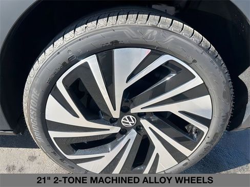 New 2025 Volkswagen ID.4 Pro S Plus image 11