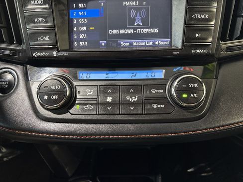 Used 2016 Toyota RAV4 SE image 18